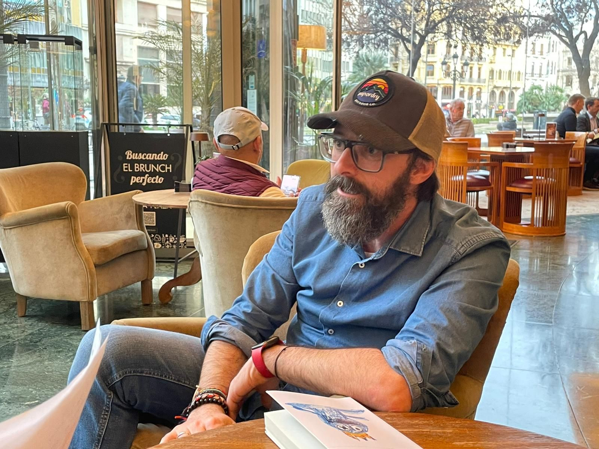 03.Bruno Montano entrevista a Juan Manuel Gil-Trabalibros.jpeg