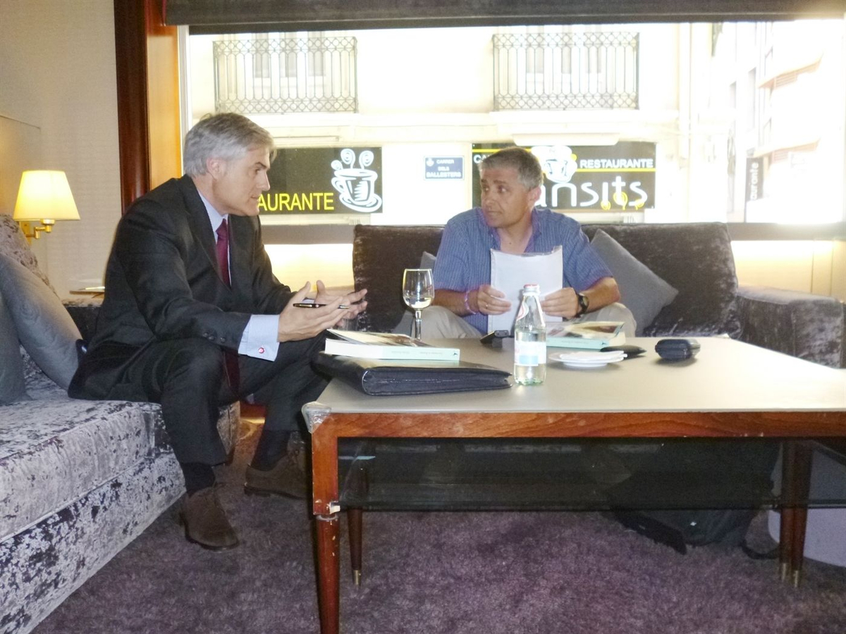 7.Bruno Montano de Trabalibros entrevista a Alfredo Escardino---9143.webp