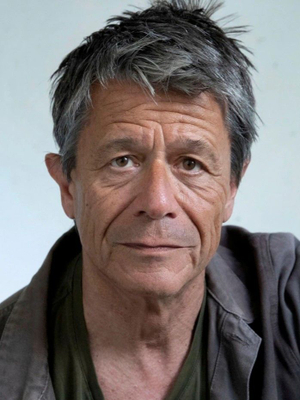 Imagen del autor Emmanuel Carrère