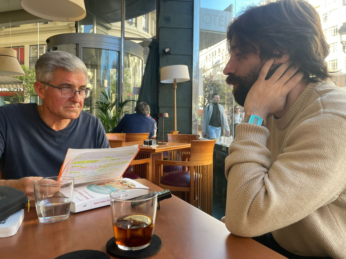 04.Bruno Montano entrevista a Gómez Bárcena_Trabalibros.jpeg