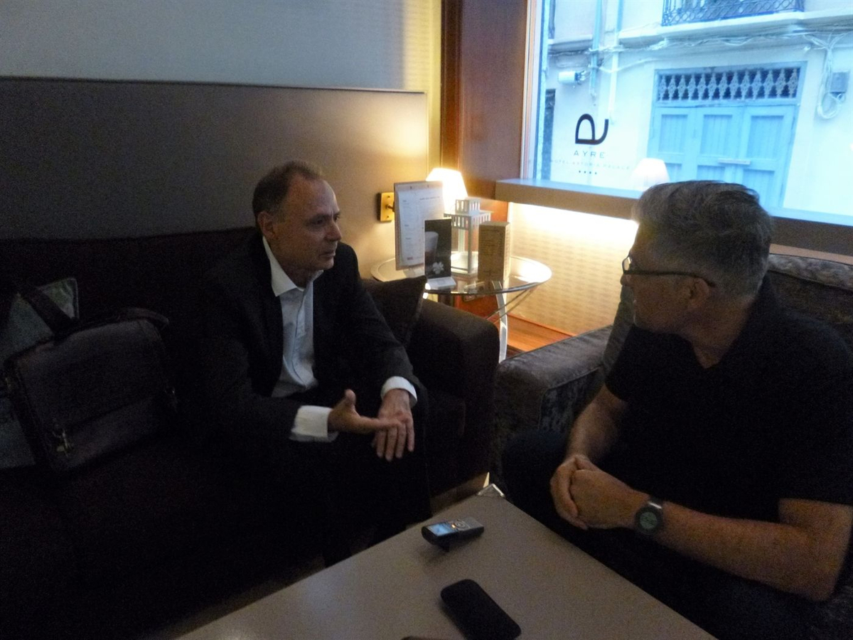 06.Bruno Montano de Trabalibros entrevista a Vicente Garrido---13937.webp