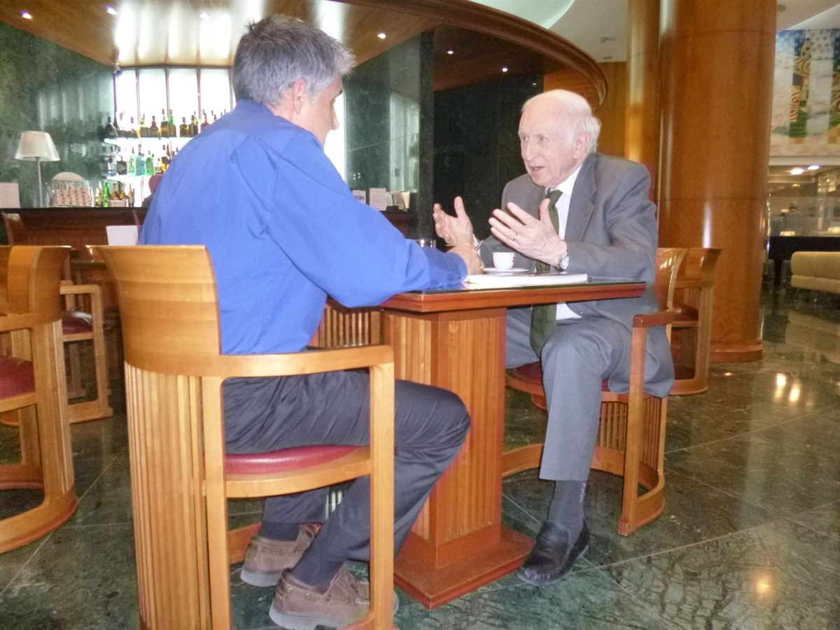 7.Bruno Montano de Trabalibros entrevista a Leopoldo Abadía---8583.webp