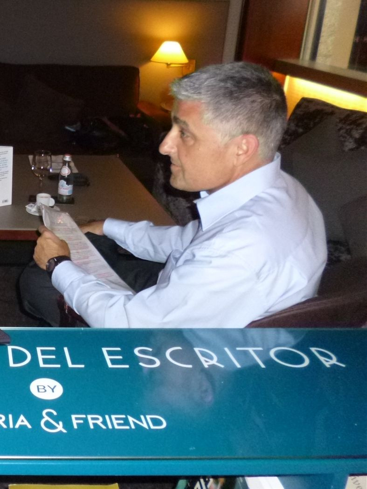 03.Bruno Montano de Trabalibros entrevista a Leopoldo Abadía---9540.webp