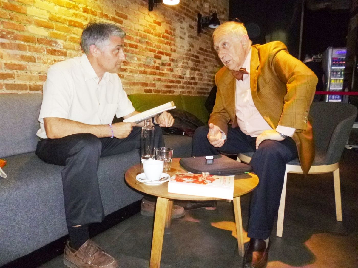 8.Bruno Montano de Trabalibros entrevista a Inocencio Arias---9165.webp