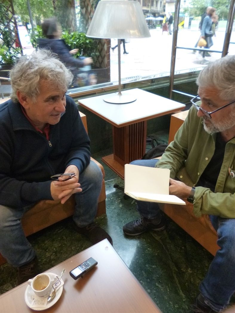 04.Bruno Montano entrevista a Bernardo Atxaga-Trabalibros---15311.webp