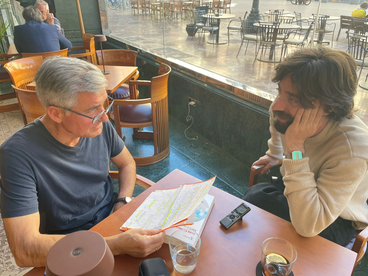 01.Bruno Montano entrevista a Gómez Bárcena_Trabalibros.jpeg