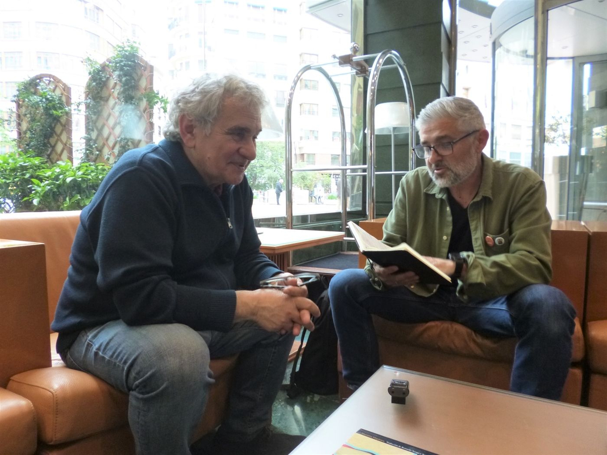 03.Bruno Montano entrevista a Bernardo Atxaga-Trabalibros---15309.webp