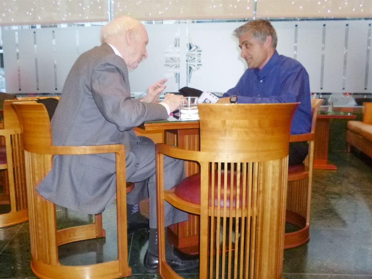 5.Bruno Montano de Trabalibros entrevista a Leopoldo Abadía---8581.webp