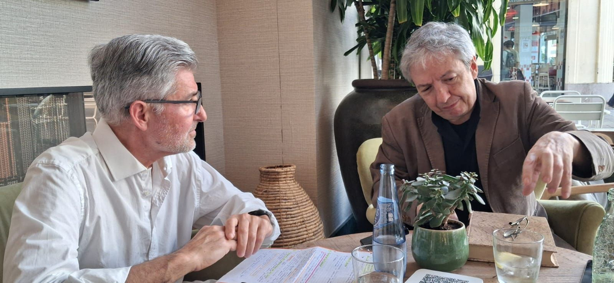 07. Bruno Montano entrevista a David Toscana_Trabalibros.jpeg